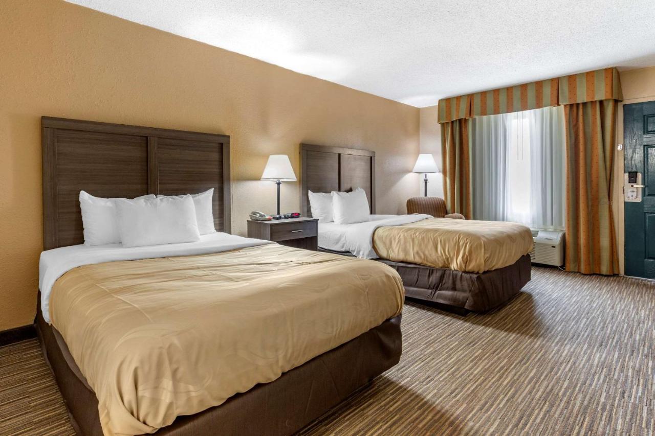Quality Inn & Suites Hanes Mall Уинстон-Сейлем Экстерьер фото