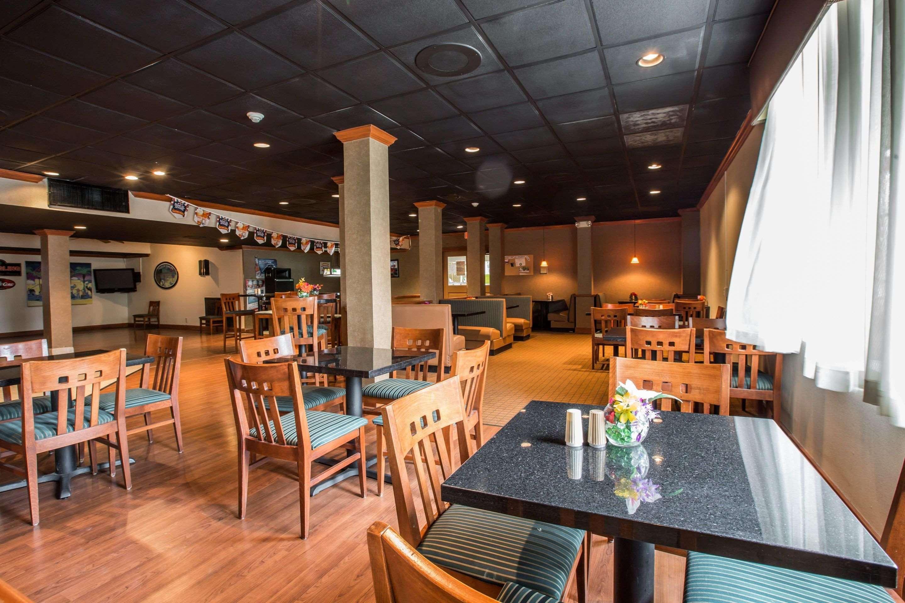 Quality Inn & Suites Hanes Mall Уинстон-Сейлем Экстерьер фото
