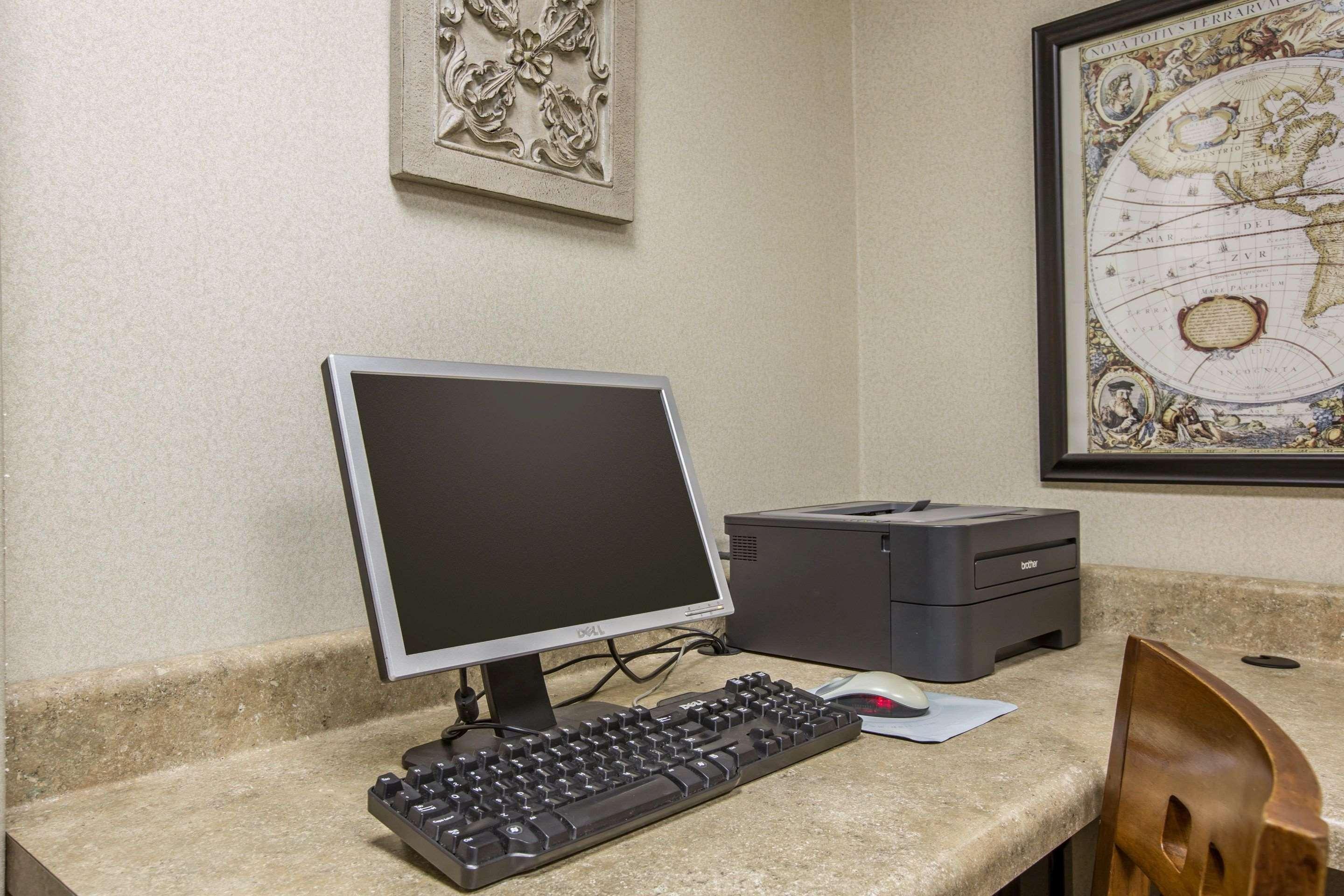 Quality Inn & Suites Hanes Mall Уинстон-Сейлем Экстерьер фото