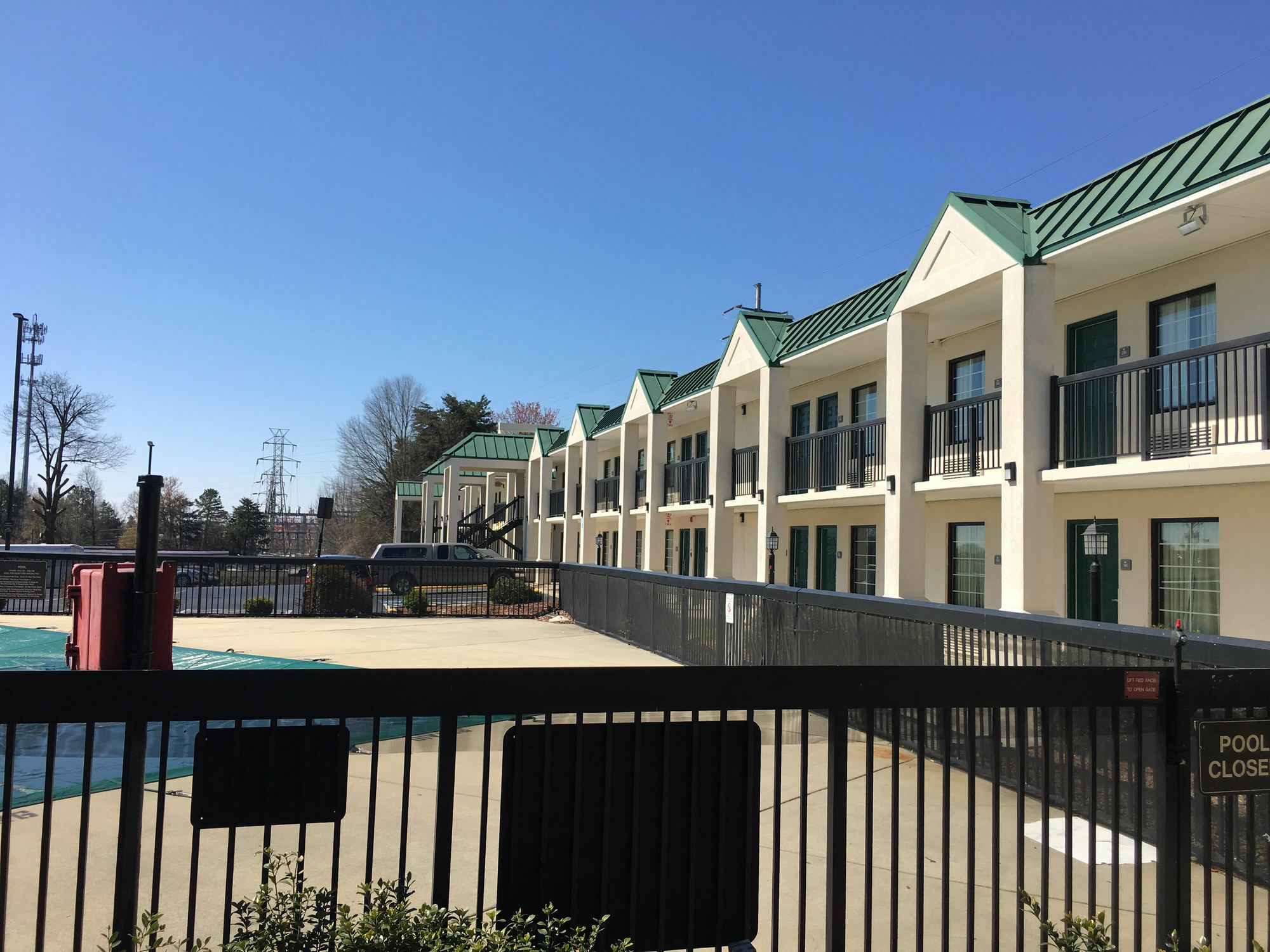 Quality Inn & Suites Hanes Mall Уинстон-Сейлем Экстерьер фото